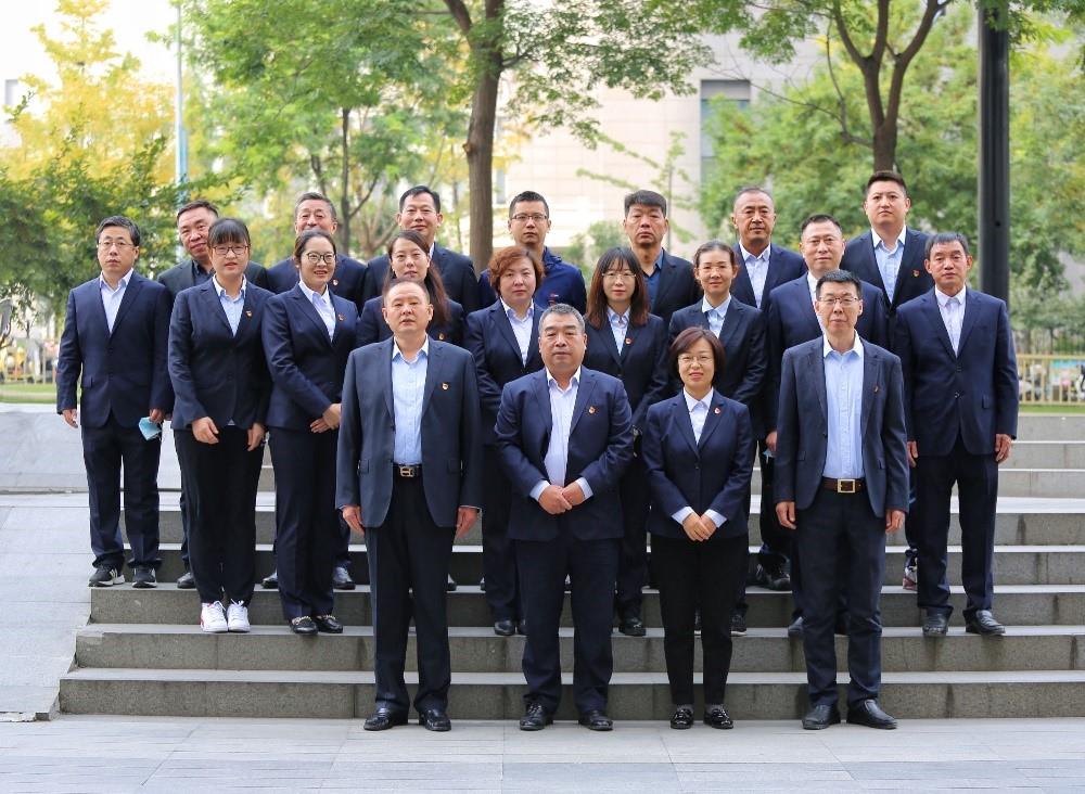 多元團隊凝合力，同舟共濟揚帆起